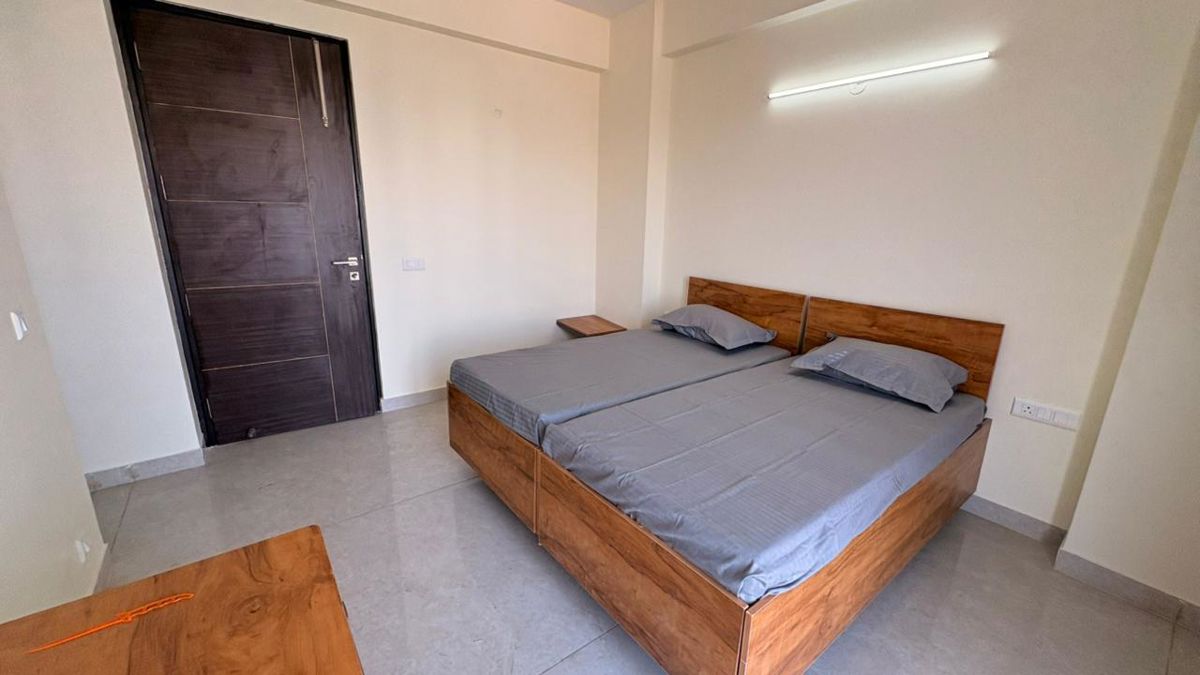 1 BHK + Study Room Apartment For Rent in Ardee City