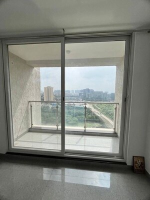 Room in 2 BHK Apartment at Nirman Altius, Kharadi – for Rent
