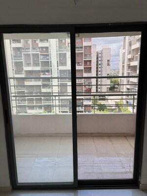 Room in 1 BHK Apartment at Rohan Abhilasha, Wagholi – for Rent