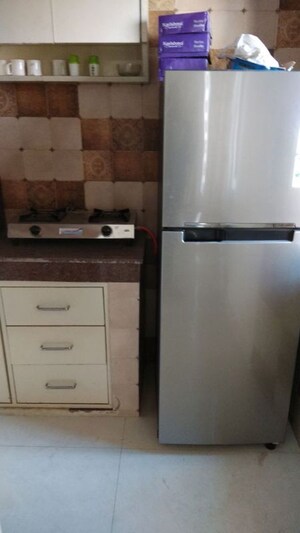 Furnished Amenities in 1 BHK Apartment at East Of Kailash – for Rent