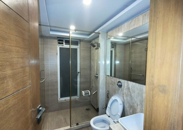 Bathroom, diamond-garden 3 Bedroom 1400 Sq.Ft. Apartment In Chembur Mumbai 10254439
