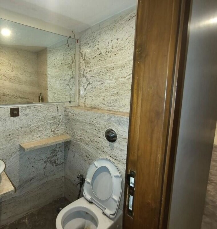 Bathroom, diamond-garden 3 Bedroom 1400 Sq.Ft. Apartment In Chembur Mumbai 10254439