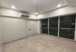 Room in 3 BHK Apartment at Diamond Garden, Chembur – for Rent