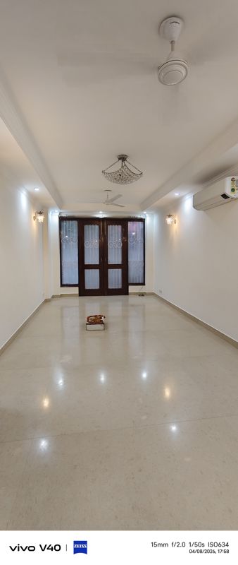 3 BHK + Servant Room Apartment For Rent in Defence Colony