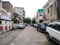 Plot For Sale in Sector 77