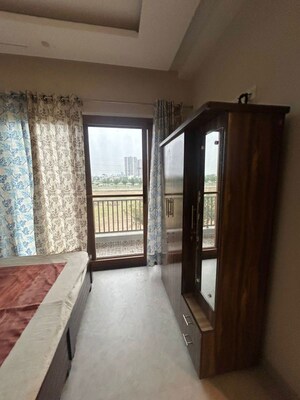 Room in 6 BHK Villa at Jaypee Town Homes, Jaypee Greens – for Sale