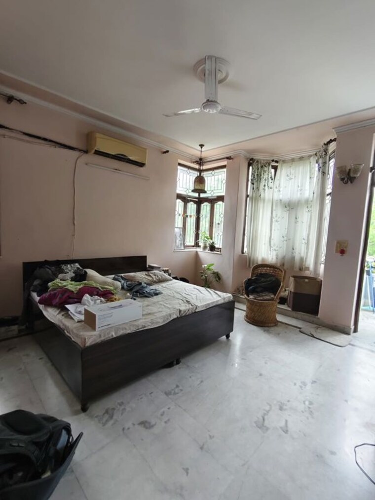 Bedroom, sector 40 4 Bedroom 400 Sq.Yd. Builder Floor In Sector 40 Gurgaon 10254440