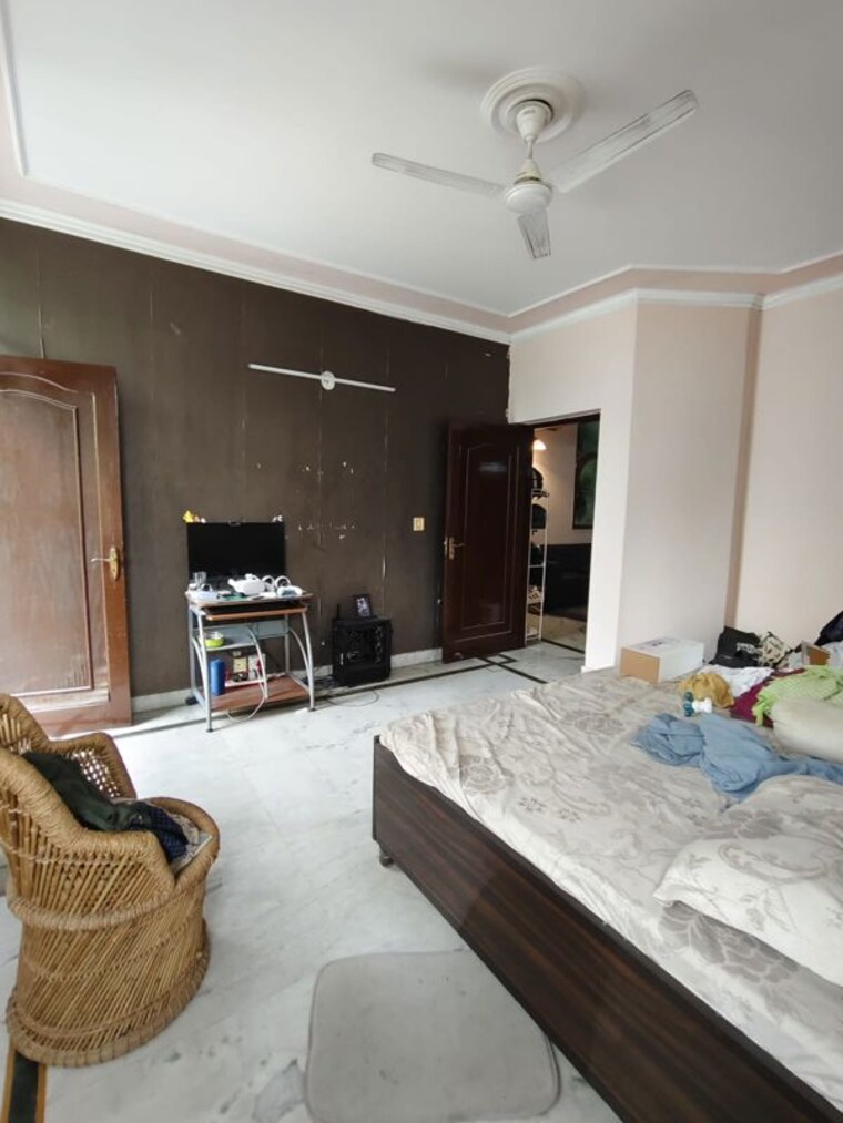 Bedroom, sector 40 4 Bedroom 400 Sq.Yd. Builder Floor In Sector 40 Gurgaon 10254440