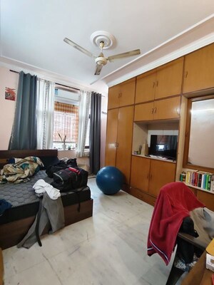 Living Room in 4 BHK Builder Floor at Sector 40 – for Rent