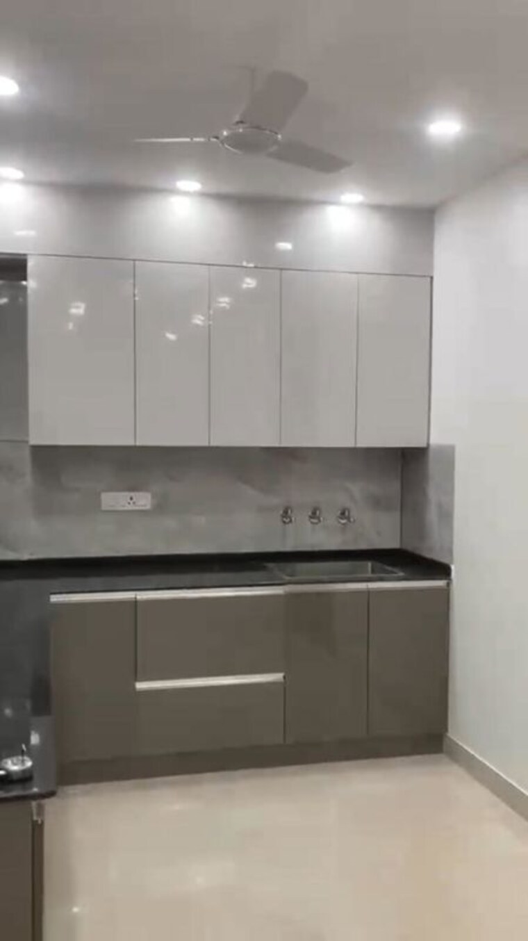 Kitchen, chittaranjan park 3 Bedroom 160 Sq.Ft. Independent House In Chittaranjan Park Delhi 10254537