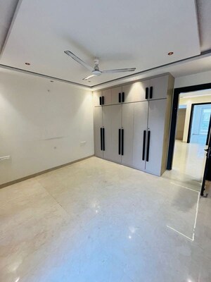 Bedroom in 3 BHK Builder Floor at Sector 57 – for Rent