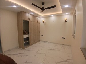 Room in 4 BHK Apartment at Emaar Emerald Floors Premier, Sector 65 – for Sale