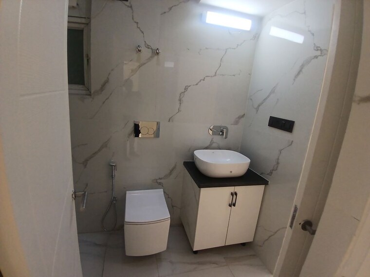 Bathroom, emaar-emerald-floors-premier 4 Bedroom 1975 Sq.Ft. Apartment In Sector 65 Gurgaon 10254675