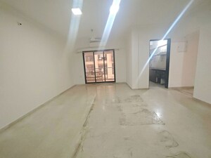 Room in 2 BHK Apartment at MM Spectra, Chembur – for Rent