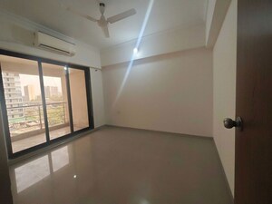 Room in 2 BHK Apartment at MM Spectra, Chembur – for Rent