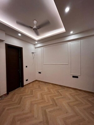 Room in 3 BHK Apartment at Raj One Good Earth, Sector 71 – for Rent