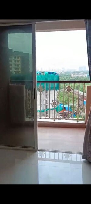 Room in 2 BHK Apartment at Lodha Casa Belvedere, Dombivli East – for Rent