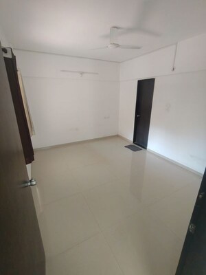 Room in 2 BHK Apartment at Kundan The Landmark, Undri – for Rent