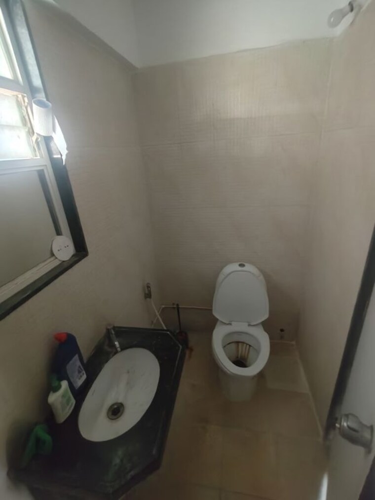 Bathroom, kundan-the-landmark 2 Bedroom 1250 Sq.Ft. Apartment In Undri Pune 10254729