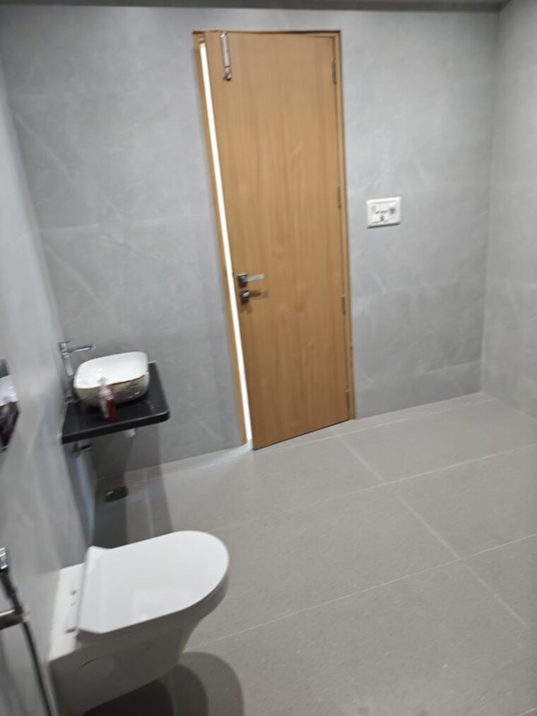Bathroom, joy-legend 3 Bedroom 1500 Sq.Ft. Apartment In Khar West Mumbai 10254880