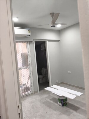 Room in 3 BHK Apartment at Signature Global City, Sector 37d – for Rent