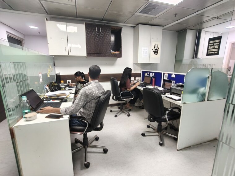 Team Area, netaji subhash place Commercial Office Space 993 Sq.Ft. In Netaji Subhash Place Delhi 10255076