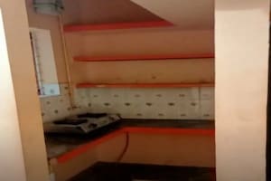 Bedroom in 3.5 BHK Builder Floor at Sector 43 – for Rent