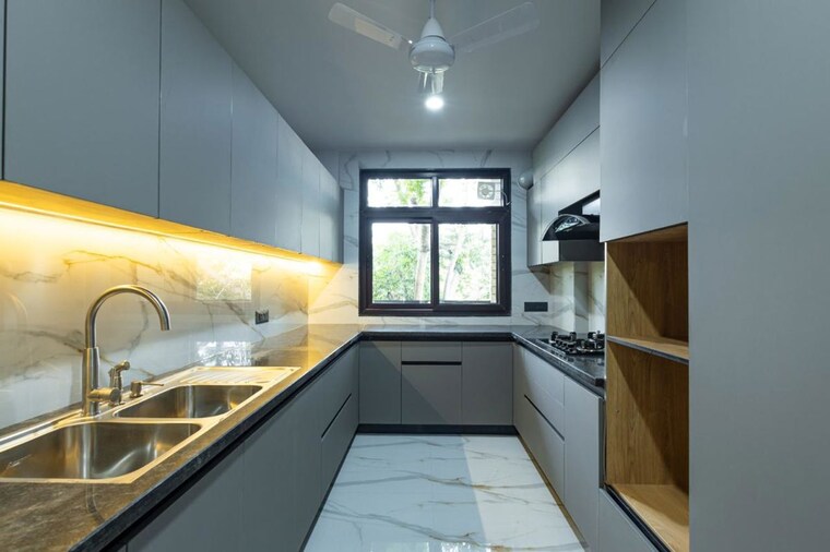 Kitchen, south extension ii 3 Bedroom 200 Sq.Yd. Apartment In South Extension ii Delhi 10255308