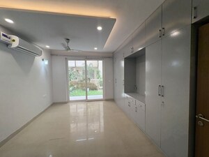 Room in 3.5 BHK Apartment at Ireo Skyon, Sector 60 – for Rent