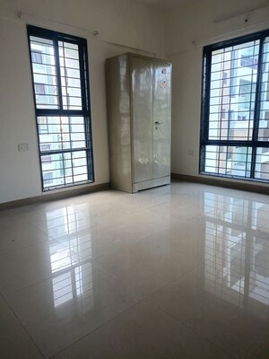 Room in 2 BHK Apartment at Magarpatta City Iris, Hadapsar – for Rent