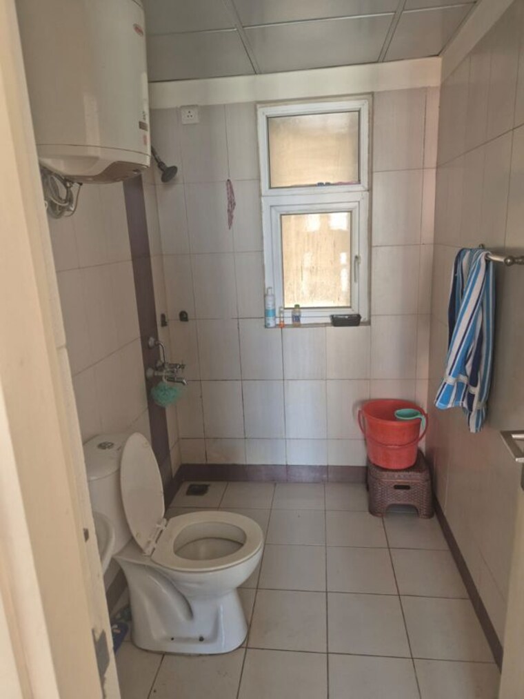 Bathroom, mahindra-aura 2.5 Bedroom 1198 Sq.Ft. Apartment In Sector 110a Gurgaon 10255441