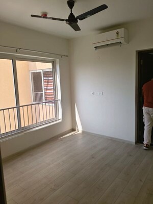 Room in 4 BHK Apartment at BPTP Park Prime, Sector 66 – for Rent