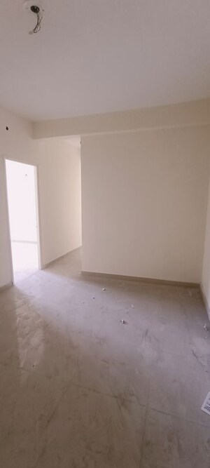 Room in 2 BHK Apartment at Pyramid Midtown, Sector 59 – for Rent