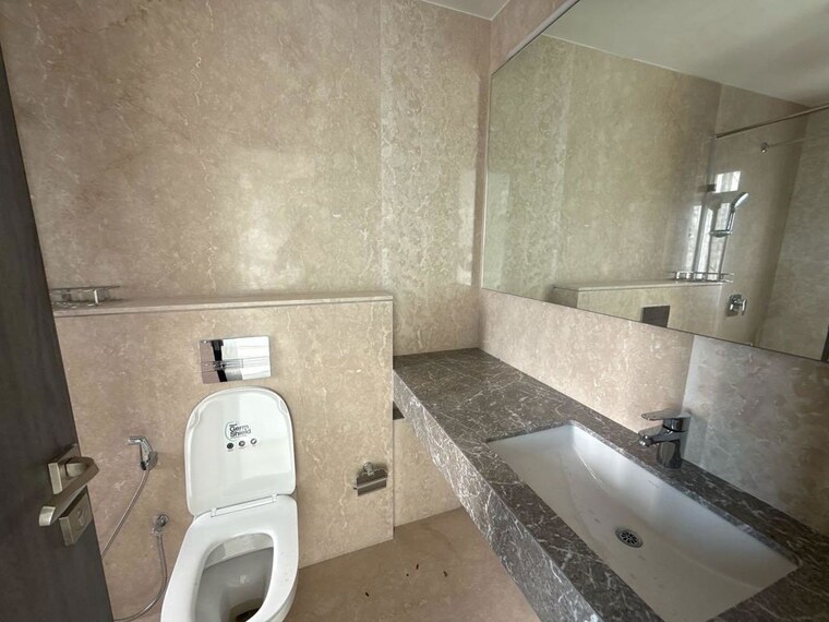 Bathroom, piramal-mahalaxmi 4 Bedroom 1850 Sq.Ft. Apartment In Mahalaxmi Mumbai 10255571