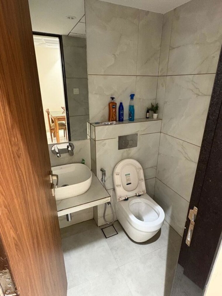 Bathroom, bandra west 3 Bedroom 1850 Sq.Ft. Apartment In Bandra West Mumbai 10255584