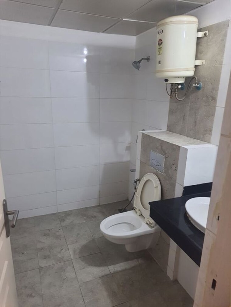 Bathroom, mahindra-aura 3 Bedroom 1954 Sq.Ft. Apartment In Sector 110a Gurgaon 10255604