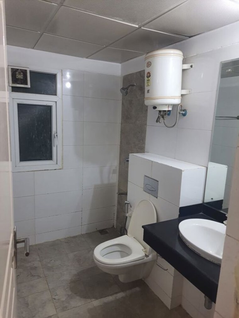 Bathroom, mahindra-aura 3 Bedroom 1954 Sq.Ft. Apartment In Sector 110a Gurgaon 10255604
