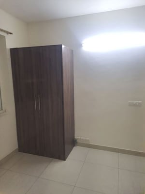 Room in 3 BHK Apartment at Mahindra Aura, Sector 110a – for Rent