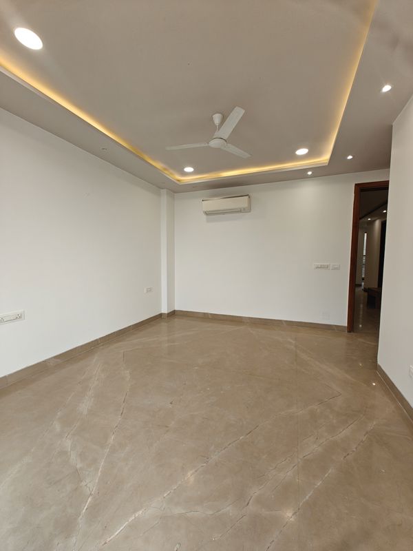 3 BHK + Servant Room Builder Floor For Rent in Ansal API Vyapar Kendra