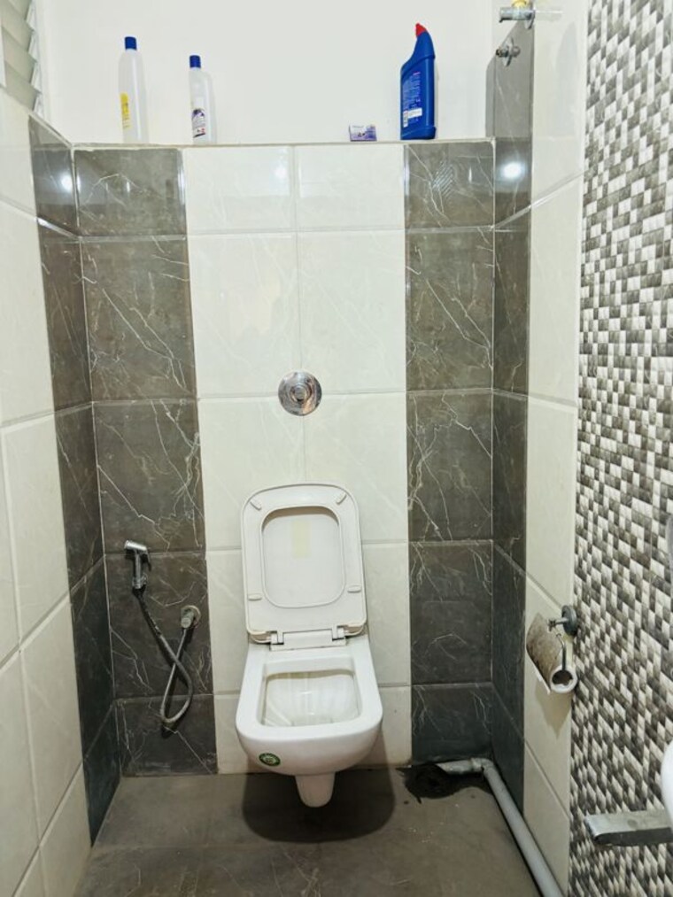 Bathroom, gachibowli Commercial Office Space 1565 Sq.Ft. In Gachibowli Hyderabad 10255605