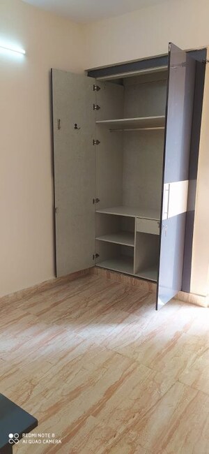 Room in 3.5 BHK Apartment at Migsun Twinz, Eta Ii Greater Noida – for Rent