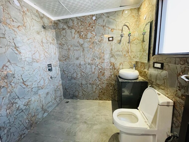 Bathroom, sushant-lok-2 3 Bedroom 180 Sq.Ft. Builder Floor In Sector 57 Gurgaon 10255632
