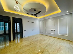 Master Bedroom in 3 BHK Builder Floor at Sushant Lok 2, Sector 57 – for Sale