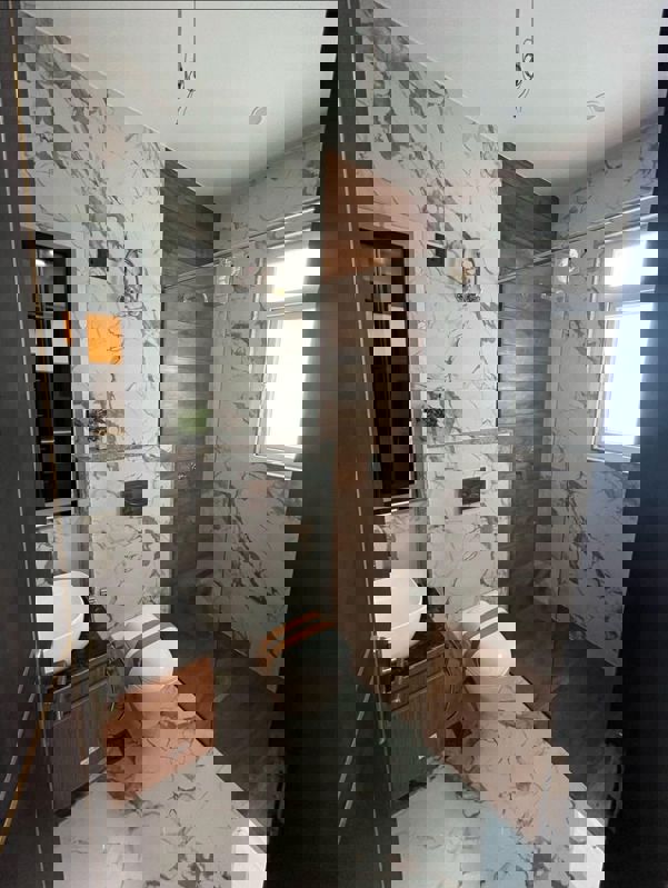 3 BHK 180 Sq.Ft. Builder Floor in Sushant Lok 2