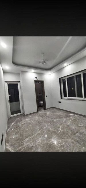 Room in 3 BHK Builder Floor at Kalkaji – for Rent