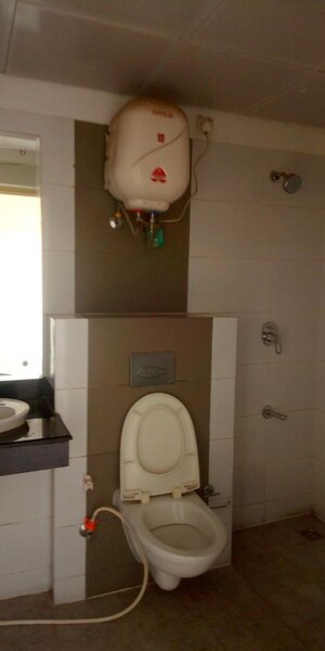 Master Bedroom in 4 BHK Apartment at Mahindra Aura, Sector 110a – for Rent