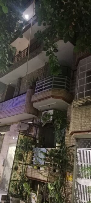 6+ BHK Independent House – Exterior View View at East Of Kailash - for Sale