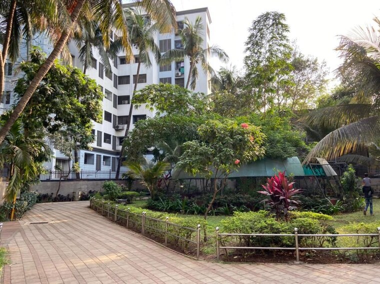 Exterior View, k-raheja-tower 2 Bedroom 900 Sq.Ft. Apartment In Bandra East Mumbai 10255649