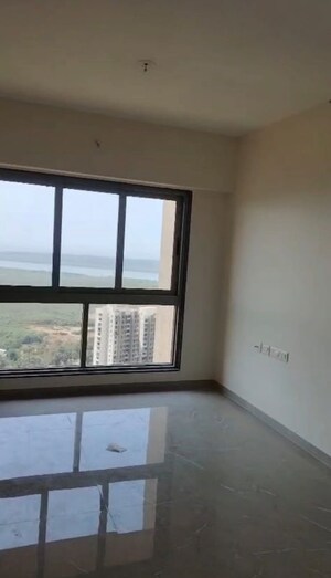 Room in 2 BHK Apartment at Veena Smart Homes, Kandivali West – for Rent