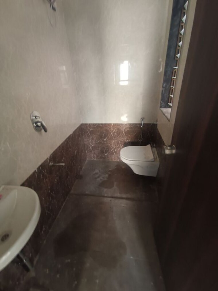 Bathroom, gowda-palash 2 Bedroom 583 Sq.Ft. Apartment In Malad West Mumbai 10255655